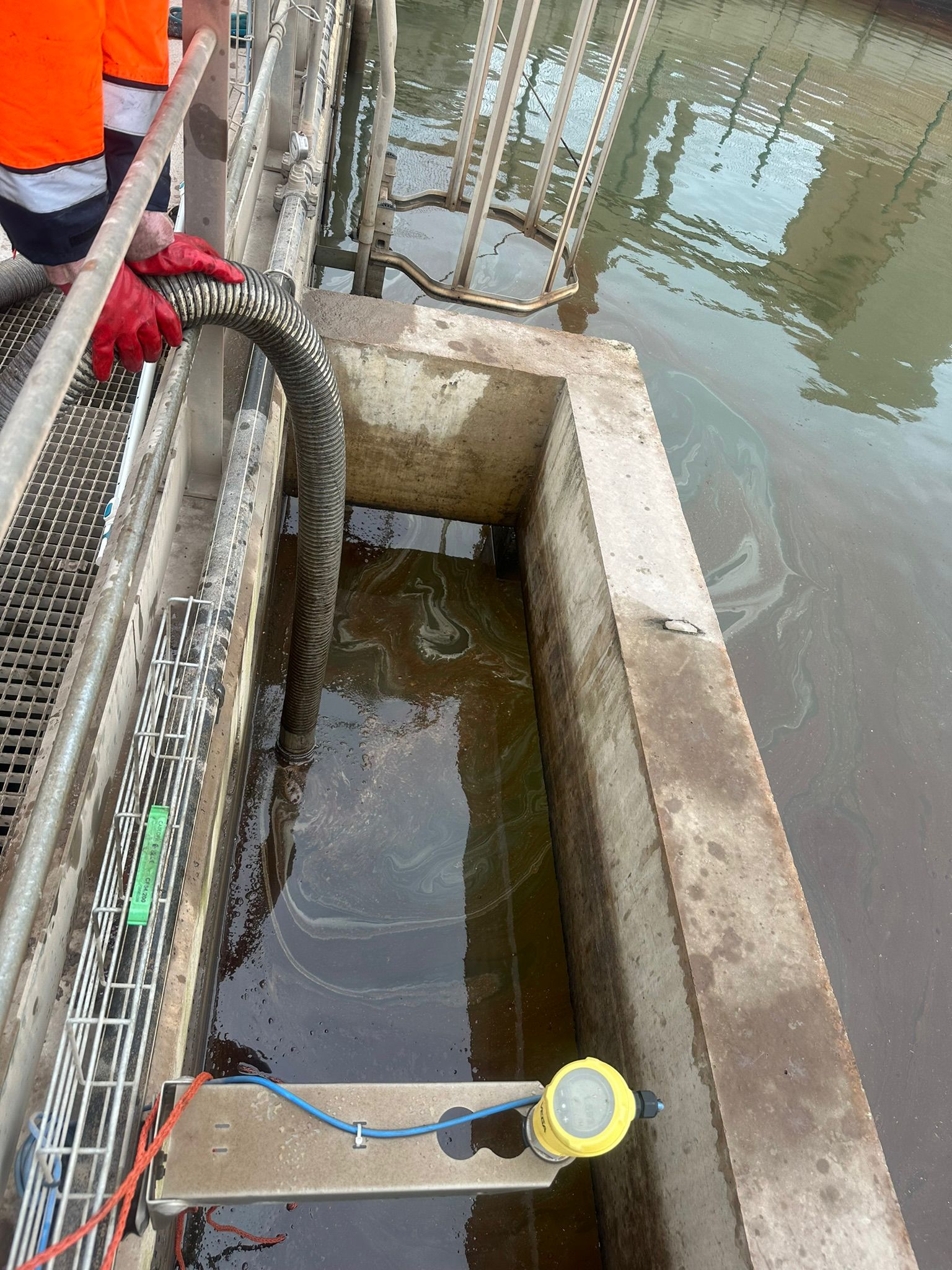 Aspiration d'un bassin technique bétonné sur site industriel