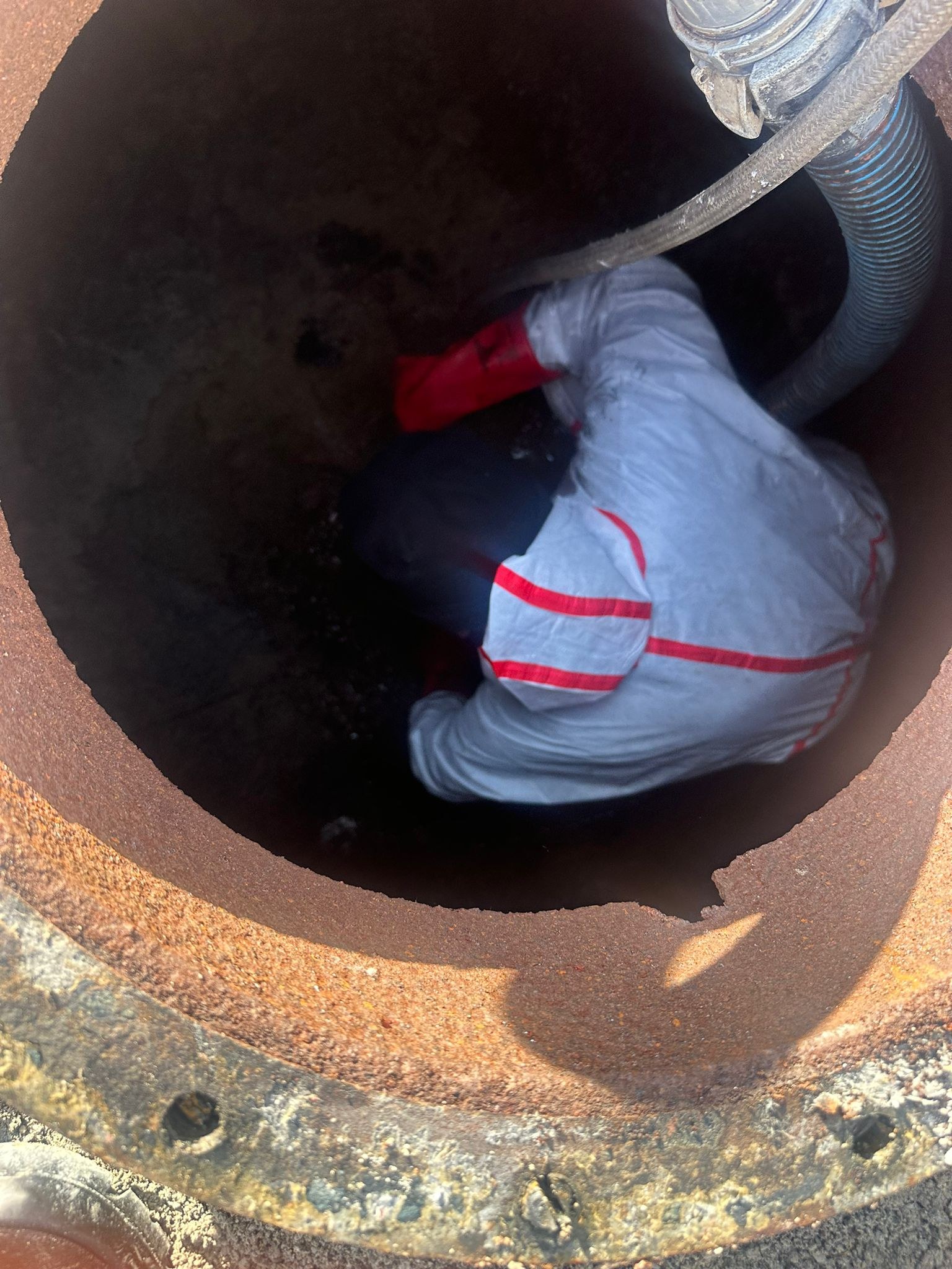 Intervention intérieure dans un ouvrage cylindrique après ouverture