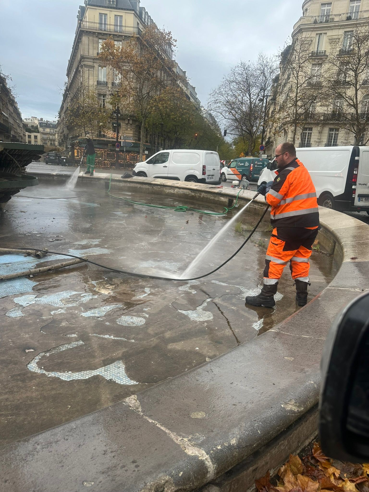 Rinçage de surface après intervention sur un ouvrage enterré en voirie